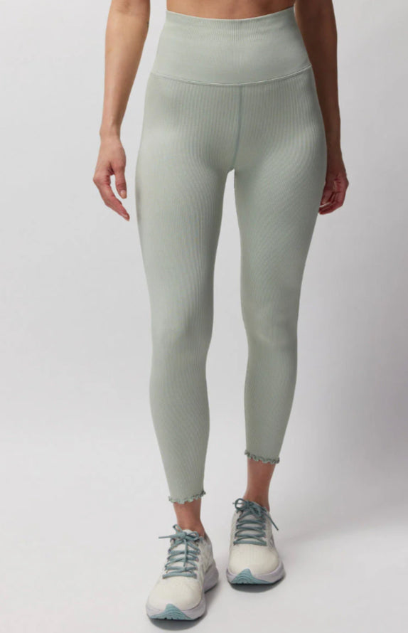 Love Sculpt 7/8 Ruffle Legging