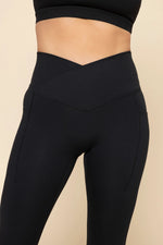 Crisscross Hourglass® Capri