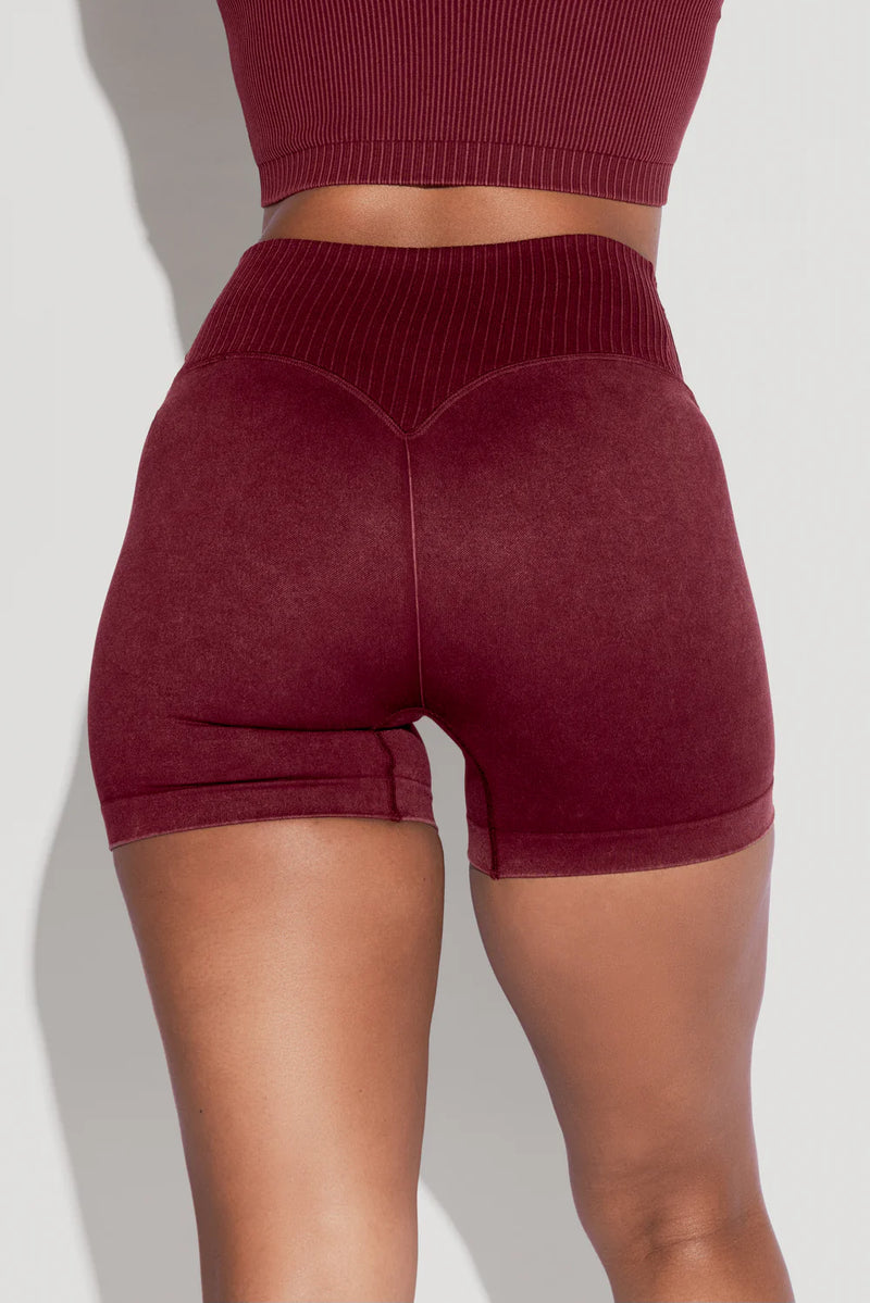 Crisscross Hourglass® Seamless Midi Shorts