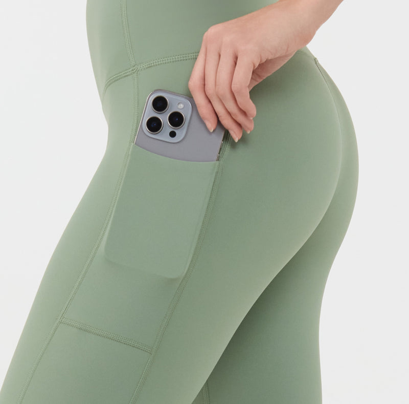 High Waisted 7/8 Pocket Tight