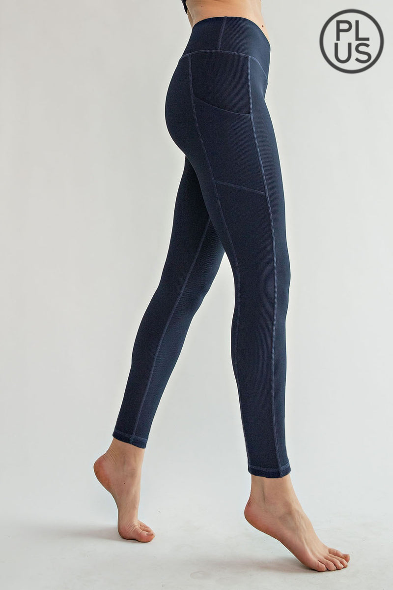 Plus Size Nylon Ribbed Pocket Leggings