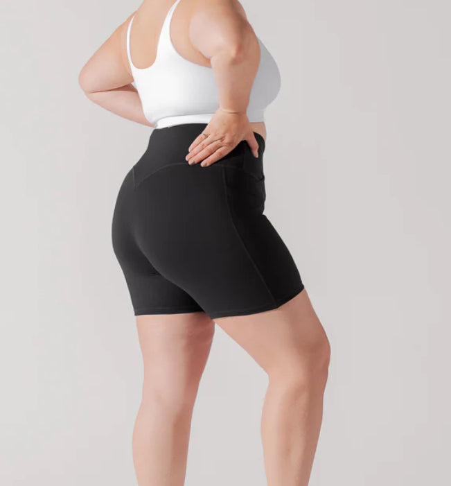 Crisscross Hourglass® Midi Short with Pockets (Soft Touch)